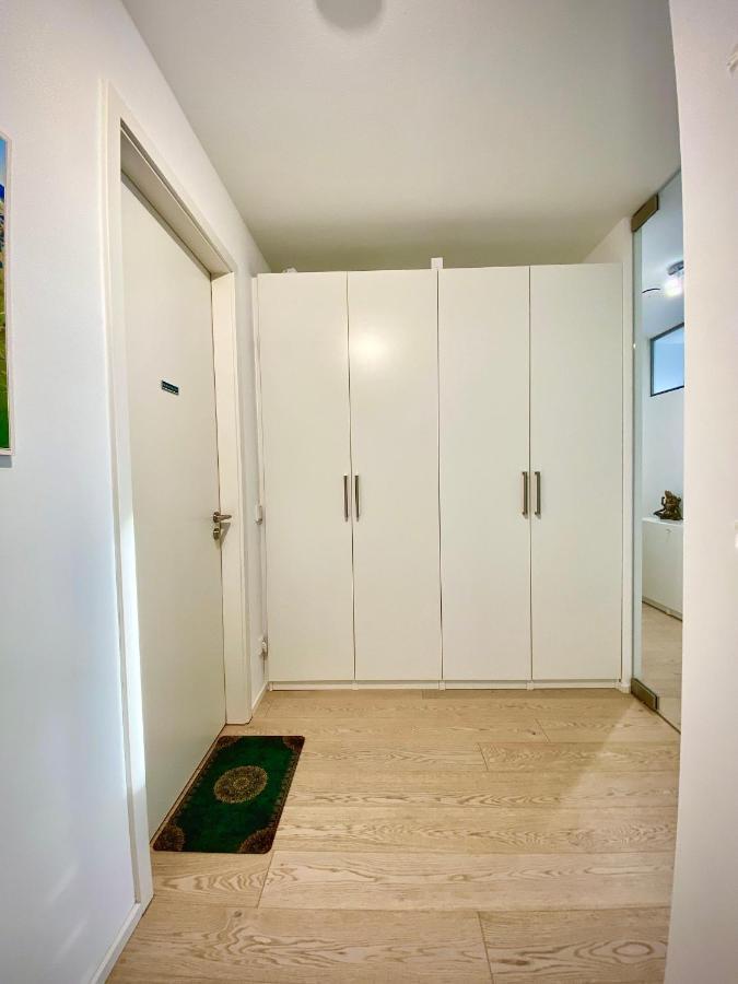 Alpen-Panorama Suite - Einzigartige Privatsuite Hoch Ueber Muenchen, 12Tes Og, Alpenblick, Loggia, Whirlpool, 15 Minuten Zum Zentrum, Ruhe Und Erholung In Der Stadt Muenchen Fuer Privat Und Geschaeftlich Reisende Εξωτερικό φωτογραφία
