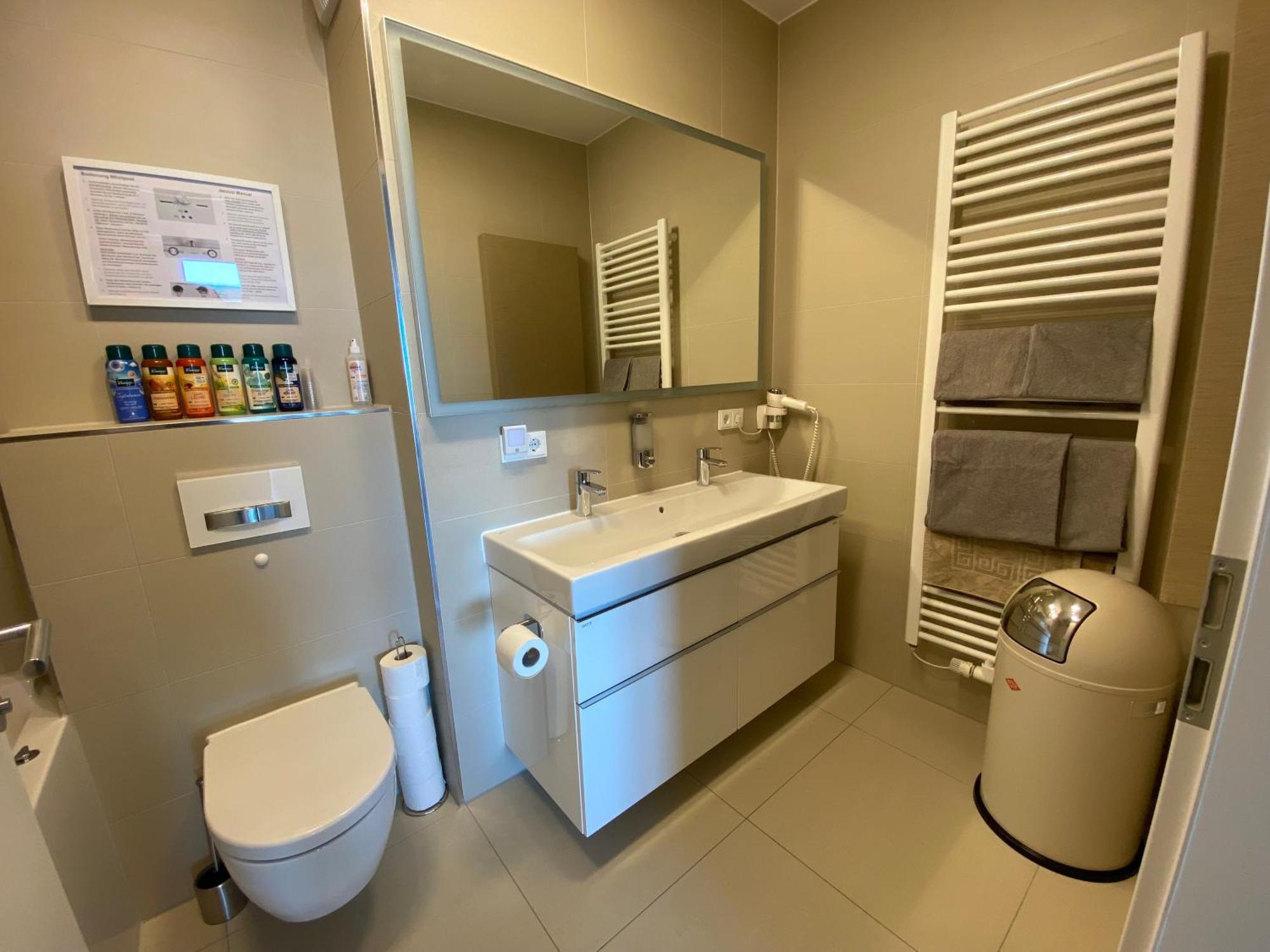 Alpen-Panorama Suite - Einzigartige Privatsuite Hoch Ueber Muenchen, 12Tes Og, Alpenblick, Loggia, Whirlpool, 15 Minuten Zum Zentrum, Ruhe Und Erholung In Der Stadt Muenchen Fuer Privat Und Geschaeftlich Reisende Εξωτερικό φωτογραφία